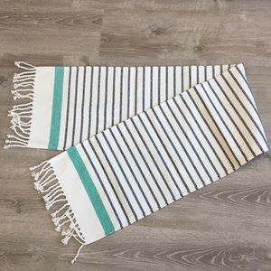 {SOLD} Table runner